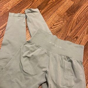 NVGTN Contour Leggings